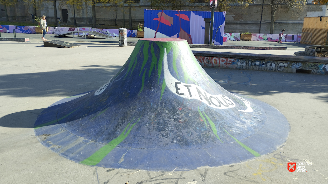 Place de la Chapelle skatepark